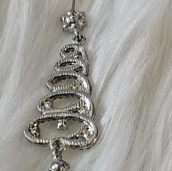Holiday Christmas Tree Earrings Silver NWT - Picture 4 of 6